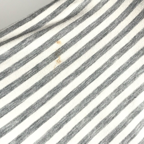 Lululemon tee “flaw” - Picture 7 of 11